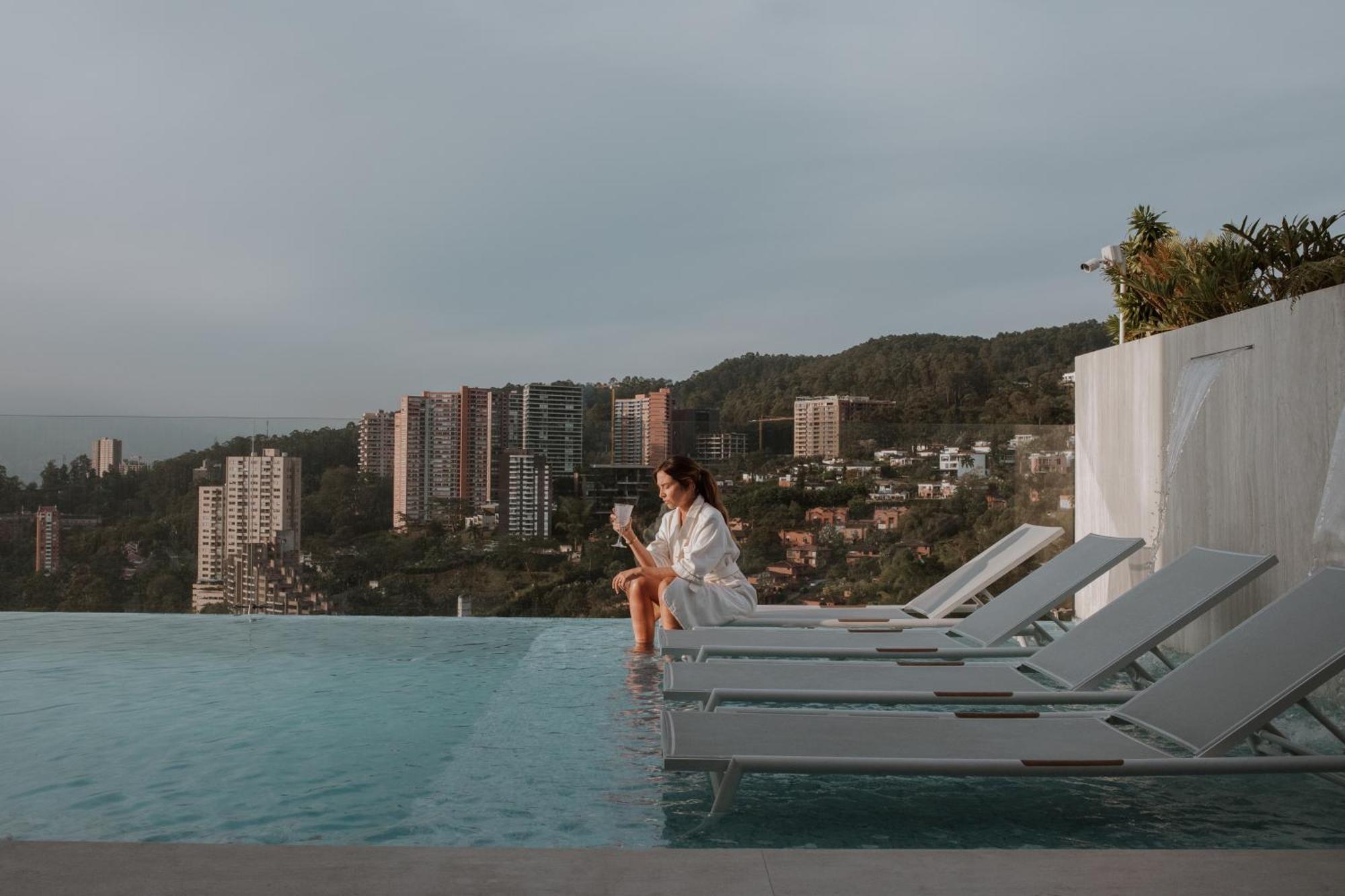 Binn Hotel Medellin Ngoại thất bức ảnh